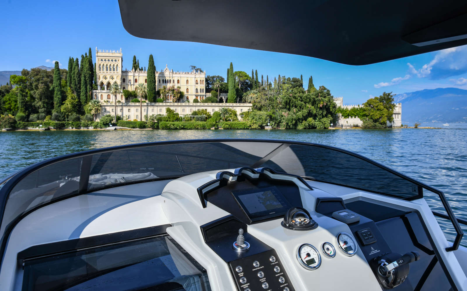 Una excursión con un barco de 10 metros: ¡una experiencia sensorial!